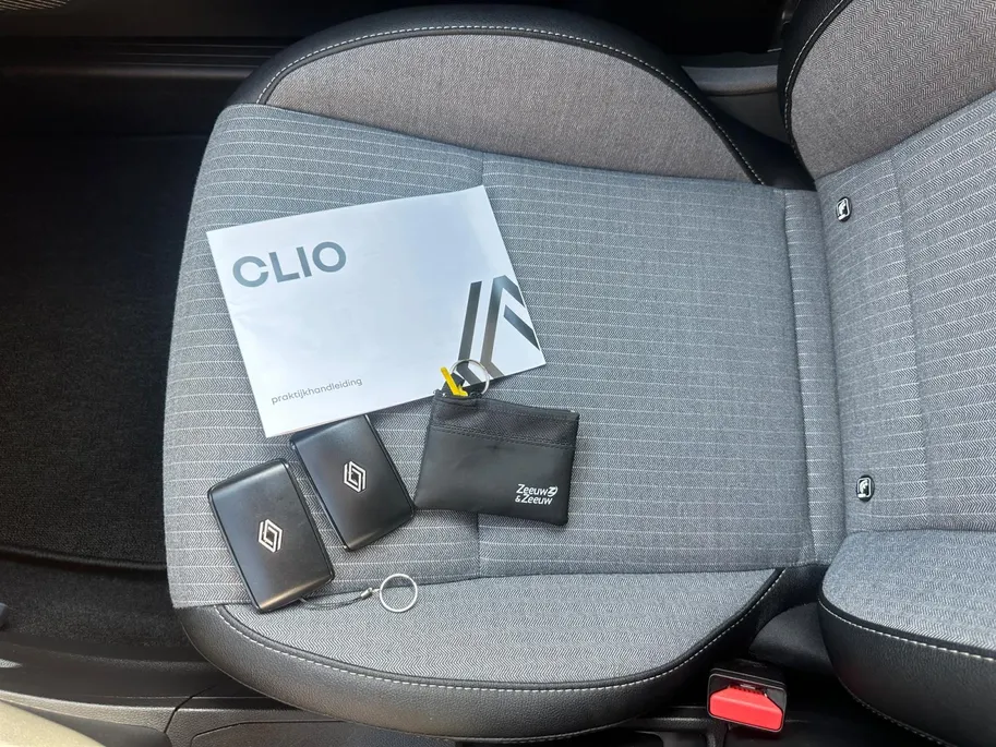 Renault Clio 1.6 E-Tech Full Hybrid 145 techno | Automaat | Navigatie | Apple Carplay & Android Auto | LMV | Cruise & Climate Control | Camera | Parkeersensoren | 12 Maanden BOVAG Garantie
