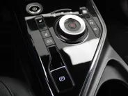 Kia Niro EV Edition Advanced 64.8 kWh | Stuur-/stoelverwarming | Elektr. stoelverstelling | Camera | Cruise adapt. | 17'LM | Clima | 17% bijtelling |