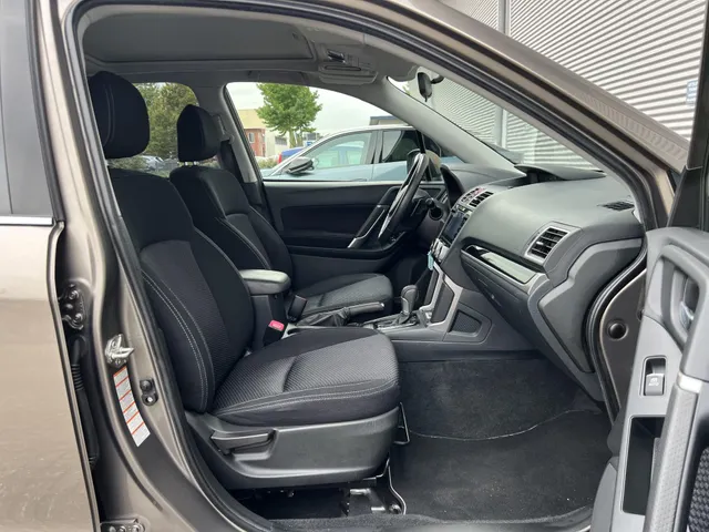 Subaru Forester 2.0 Luxury Plus Eyesight Automaat | Trekhaak | 17' LM Velgen | Climate Control | Elek. Schuif/Kantel Dak