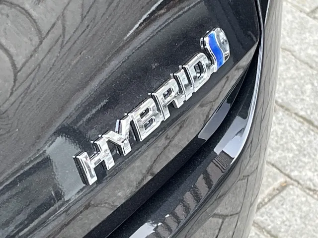Toyota Corolla Touring Sports 1.8 Hybrid Dynamic | Trekhaak | Nieuwe All Seasons