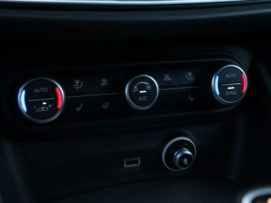 Alfa Romeo Stelvio 2.0 Turbo 280 PK AWD Veloce | Navi | Carplay | Driver | 20'