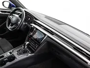 Volkswagen Arteon Shooting Brake 1.4 TSI 218pk DSG eHybrid R-Line Business · Panoramadak · Camera · Wegklapbare Trekhaak · Stoelverwarming voor + achter · Keyless · 19'' Inch ·