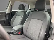 Volkswagen Golf 1.5eTSI/150PK Life Edition · Apple/Android Car Play · Navigatie · Head-Up display · Stoel-& stuurverwarming · Garantie t/m 21-04-2030 of 100000km.