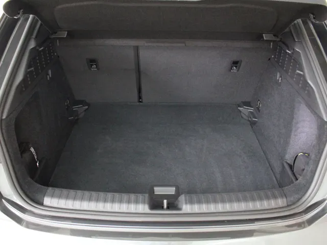 Audi A3 Sportback 35 TFSI S edition Navigatie | B&O Audio | 18' Velgen | Sportstuur |
