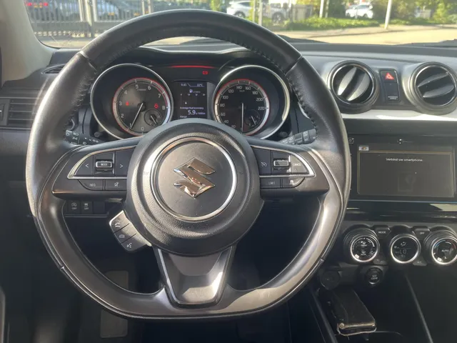 Suzuki Swift 1.0 Stijl Smart Hybrid 1e eigenaar| Dealer onderhouden| Meest Luxe uitvoering| Fabrieksgarantie tot 2028