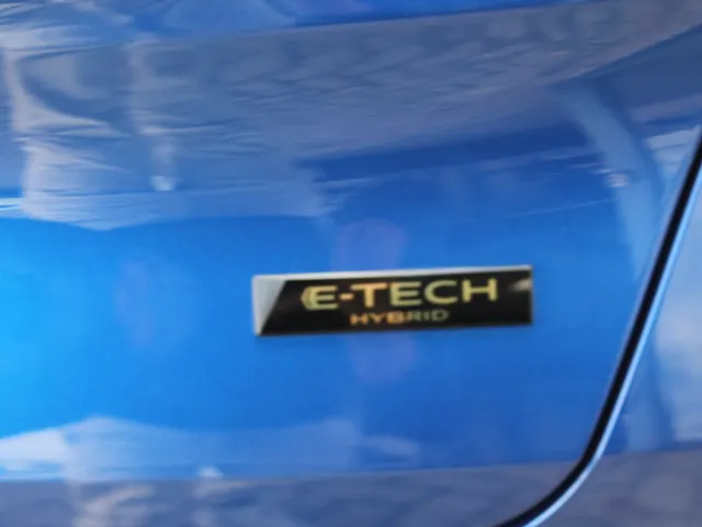 Renault Captur 1.8 E-Tech full hybrid 160 PK techno | Pack winter | Camera achter | LM Velgen | Groot scherm  | Reservewiel |