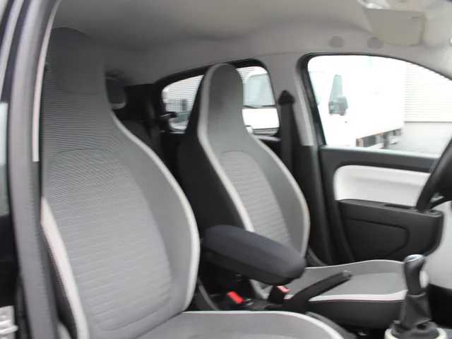 Renault Twingo 1.0 SCe Limited | Airco | LM Velgen | parkeersensoren achter | privacy glass achter |