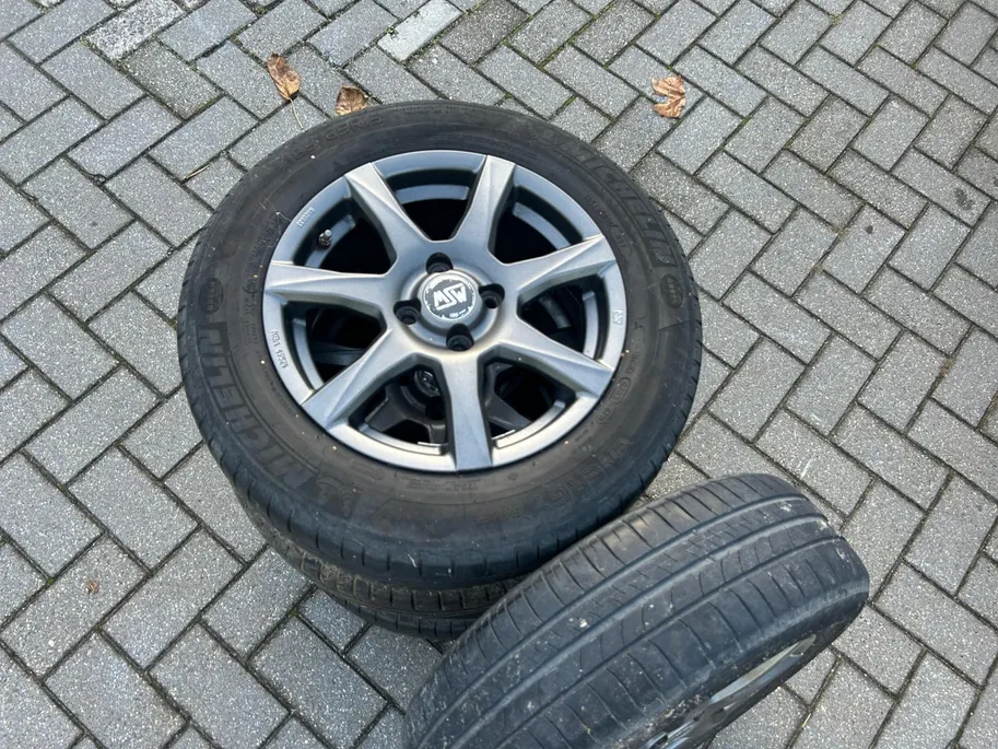 Hyundai i20 1.0 T-GDI i-Motion INCL. EXTRA VELGENSET! Nu RIJKLAARPRIJS incl. 12 Maanden garantie! Premiumpakket gratis!