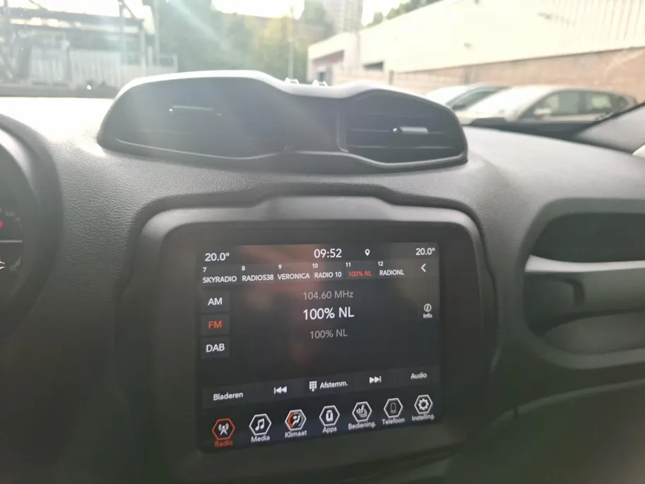 Jeep Renegade 4xe 240 Plug-in Hybrid Electric Limited | Parkeersensoren | Navi | Climate | Telefoon | LM Velgen |