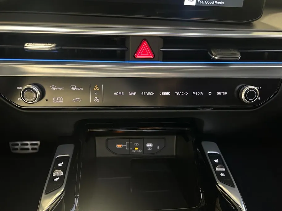 Kia Sorento 1.6 T-GDi Plug-in Hybrid 4WD ExecutiveLine 7p Apple Carplay / Android Auto | Navigatiesysteem | Elektrisch Verstelbare Voorstoelen | Bestuurdersstoel Met Geheugen | Stoelkoeling + Stoelverwarming | Stuurverwarming | Elektrisch Bedienbare Achterklep | Elek