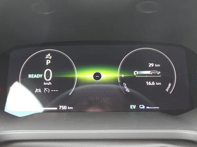 Renault Captur 1.8 E-Tech full hybrid 160 evolution | Google Navigatie | Climate Control | Apple CarPlay & Android Auto | DEMONSTRATIE AUTO, VRAAG NAAR BESCHIKBAARHEID |