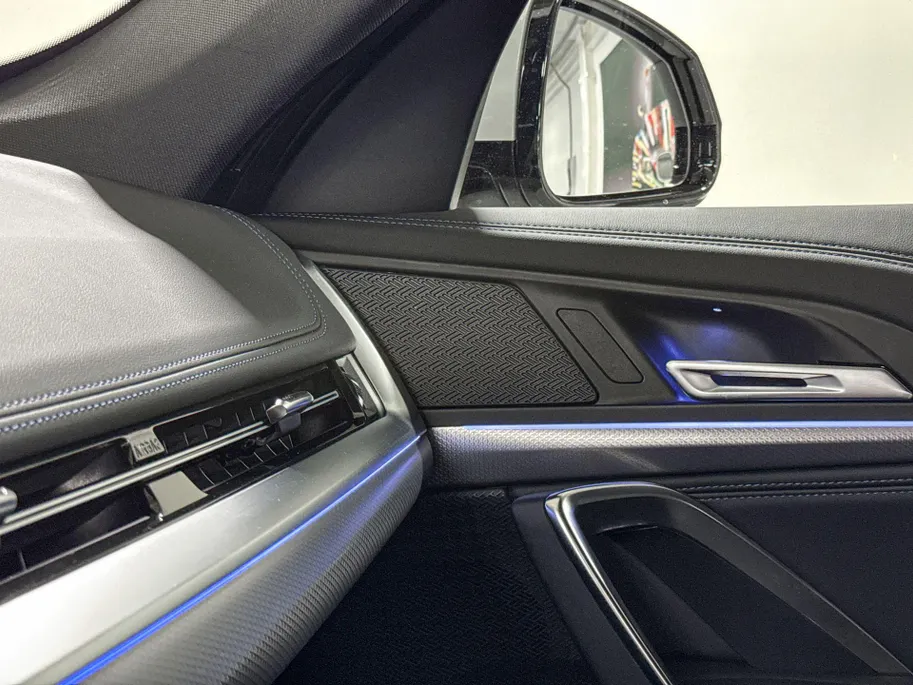 BMW iX1 xDrive30 Launch Edition