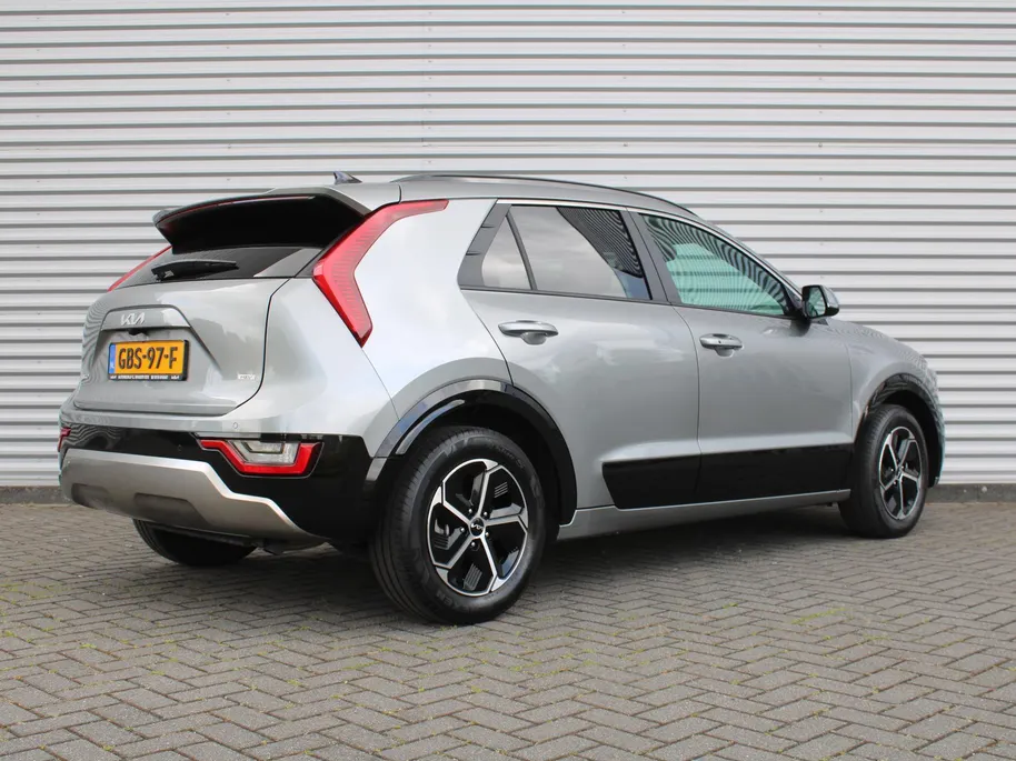 Kia Niro 1.6 GDi Hybrid DynamicPlusLine | Schuif-/kanteldak | Stuur-/stoelverwarming | Cruise adapt. | Camera | Clima | 16" LM |