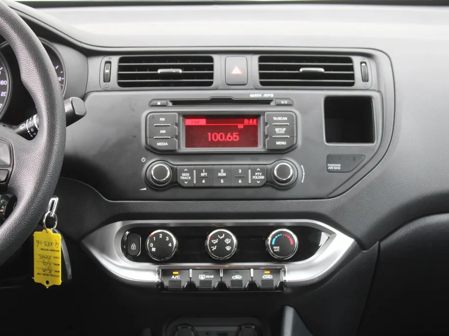 Kia Rio 1.2 CVVT ComfortLine 15' LM | Airco | Dealeronderhouden | Trekhaak afneembaar | Bluetooth |