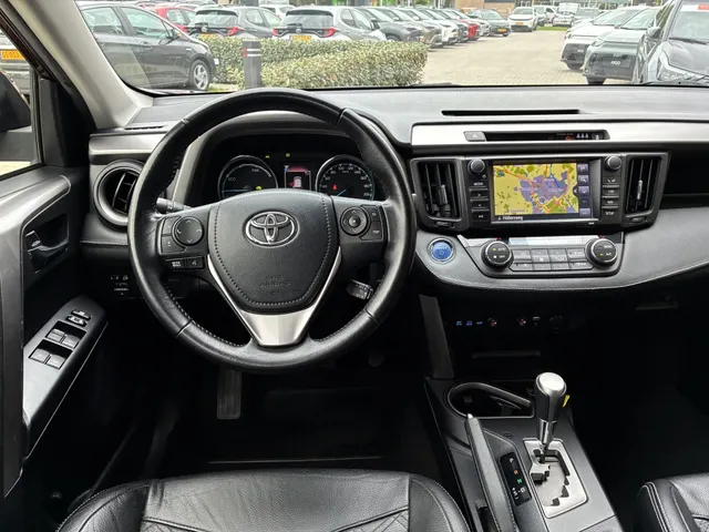 Toyota RAV4 2.5 Hybrid AWD Style