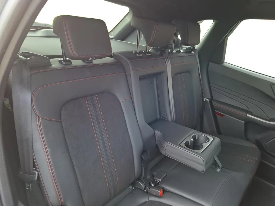 Ford Kuga 2.5 PHEV ST-Line X | Driver Assistancepack | El. Trekhaak | 360Camera | Adaptive Cruisecontrol | Navigatie | Matrix Led koplampen | El. Verstl. voorstoelen | AGR | BLIS | Nieuw te bestellen! | 0,99% rente icm Ford Options