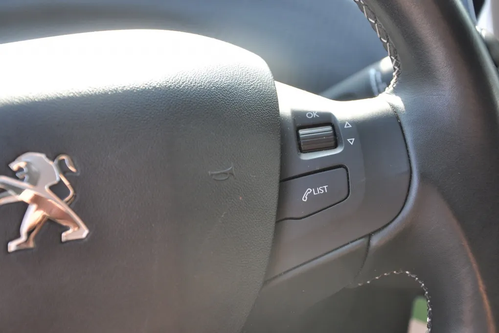 Peugeot 2008 1.2 PureTech GT-Line Navi Apple Android