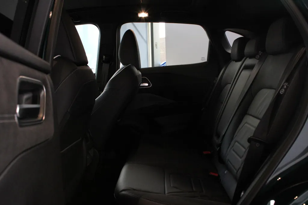 Nissan QASHQAI 1.3 MHEV Xtronic N-Design |1800kg trekgewicht|Coldpack|Panoramisch dak|Camera rondomzicht|Parkeersensoren voor en achter|Naviagatie|Apple carplay&Android auto|20inch Lichtmetalenwielen|Alcantara bekleding|