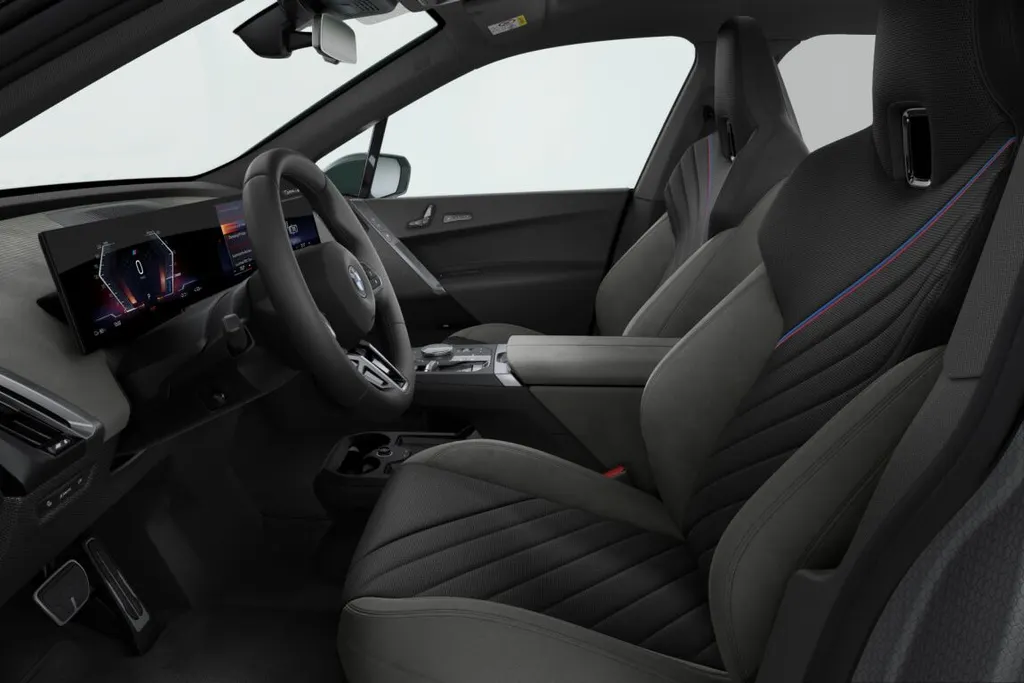 BMW iX xDrive45 101 kWh