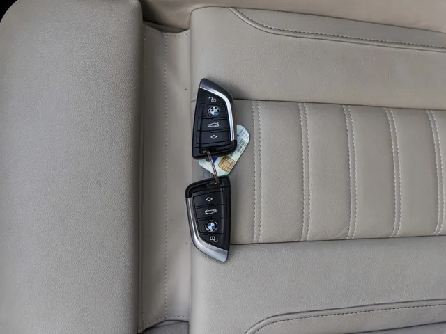 BMW 3 Serie Touring 330e Business Edition Plus M-Pakket  / Pano dak