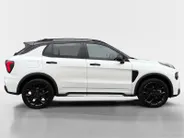 Lynk & Co 01 1.5 More |Schuif-kanteldak| Navigatie| 360 graden camera |Stoel/stuurverwarming| Lederen bekleding|