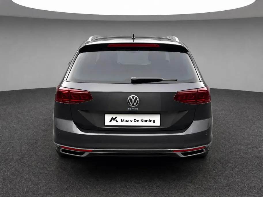 Volkswagen Passat Variant 1.4 TSI 218pk DSG PHEV GTE Business · Panoramadak · Camera · Apple/Android Car Play · Navigatie · Stoelverwarming · 18'' Inch ·