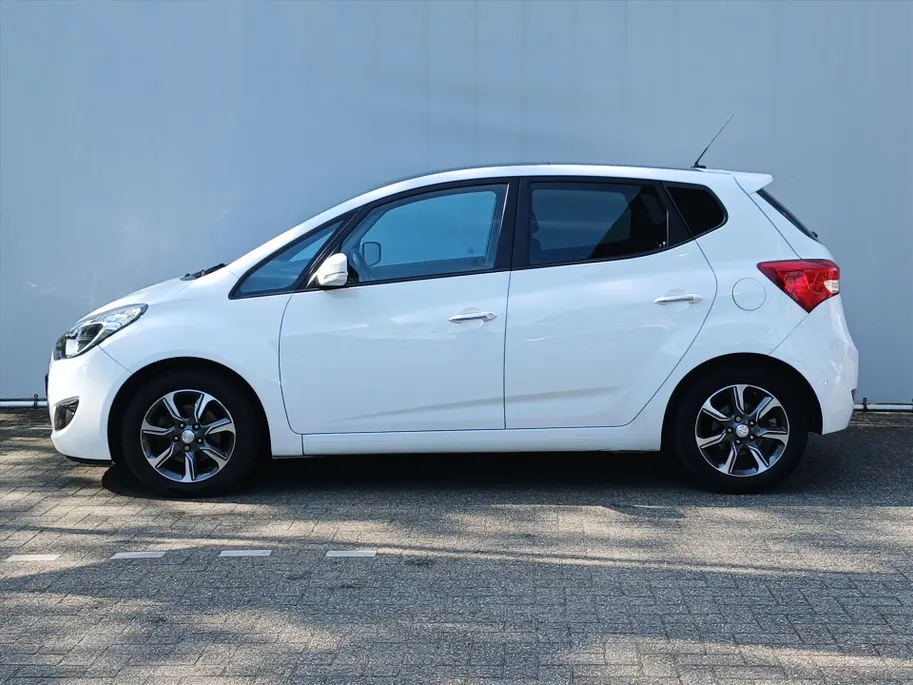 Hyundai ix20 1.6 Go Plus Automaat / Navigatie / Climate en Cruisecontrol / Schuif-kanteldak /