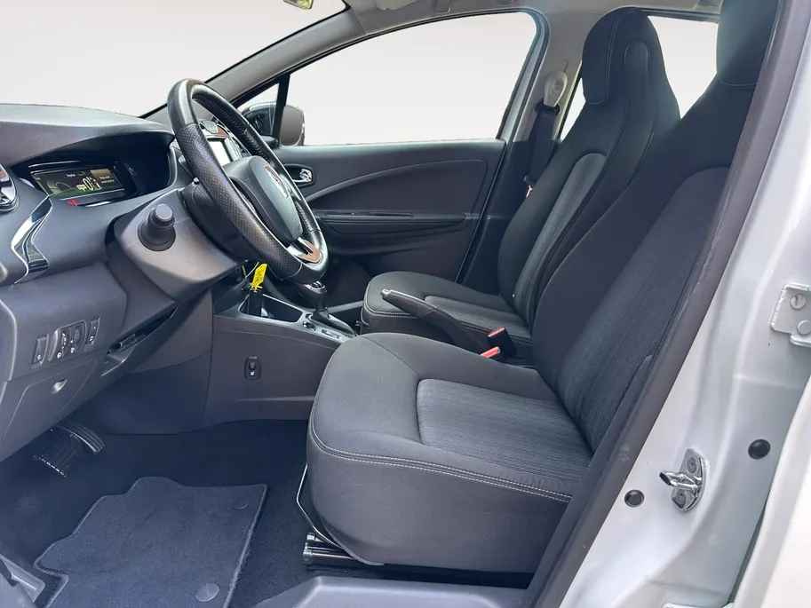 Renault ZOE R110 Limited 41 kWh | Koop Accu | SOH 92.2% | Parkeersensoren | Cruise & Climate Control | Stoelverwarming | Bluetooth | Navigatie | 12 Maanden BOVAG Garantie