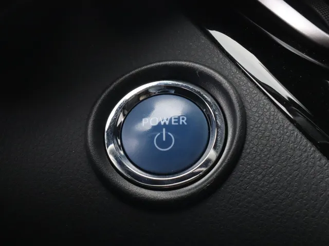 Toyota C-HR 1.8 Hybrid Style Trekhaak | All Seasonbanden | Stuur en stoelverwarming