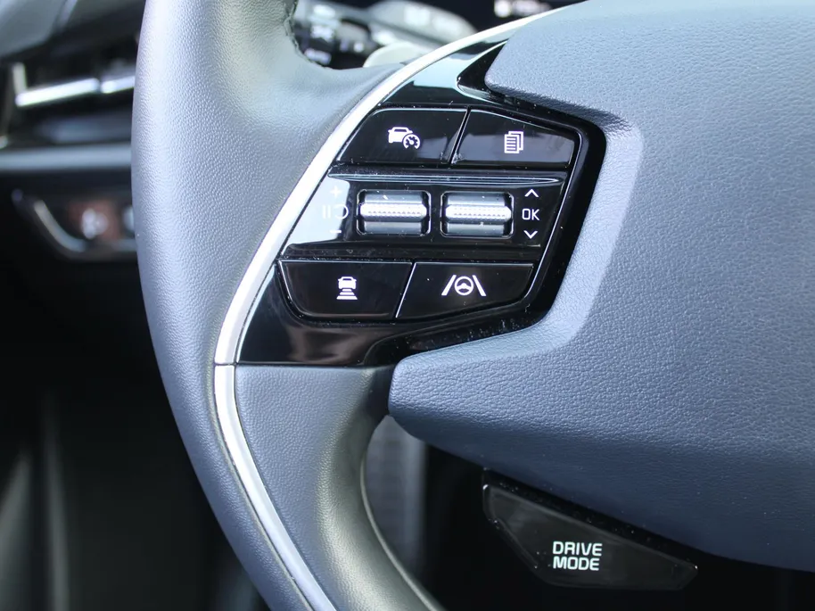 Kia Niro 1.6 GDi Hybrid ExecutiveLine | Stuur-/stoelverwarming + ventilatie | Leer | Schuifdak | 18' LM | Camera | Cruise adapt. | HUD | Elek. stoelverstelling |