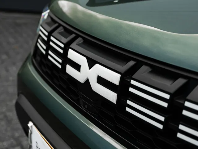 Dacia Duster 1.0 TCe 100 ECO-G Extreme | Stoelverwarming voor | 360 graden camera | Navigatie | Climat Control |