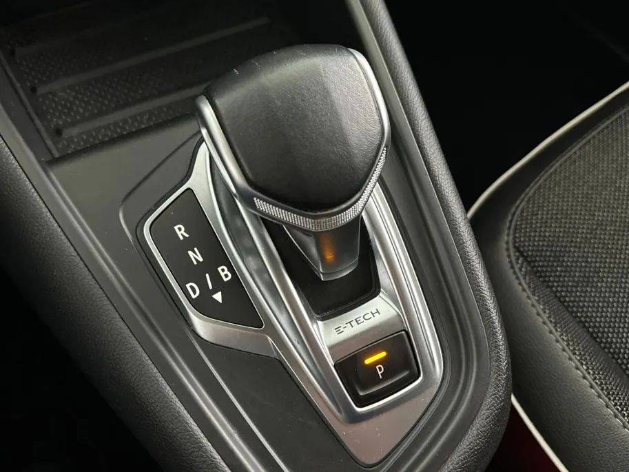 Renault Captur 1.6 E-Tech PHEV 160 Intens | Groot Scherm + Navigatie | Parkeercamera | Cruise Control