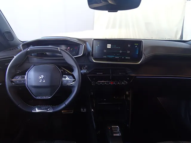 Peugeot e-2008 EV GT 50 kWh