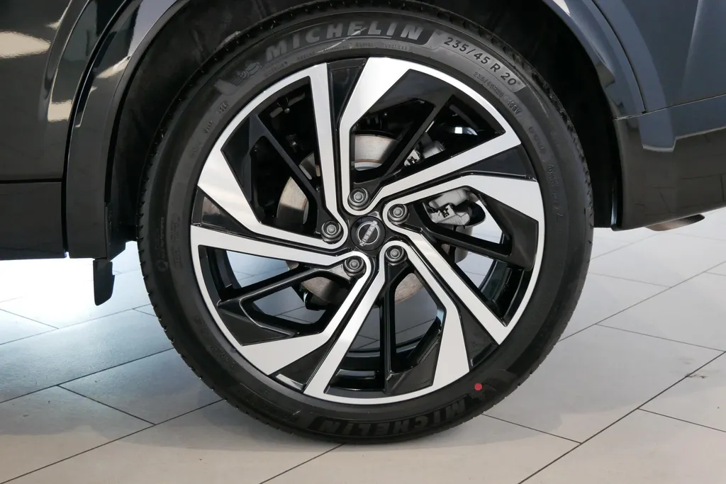 Nissan QASHQAI 1.5 e-Power Tekna Plus |Nappa lederen bekleding met geheugen|Bose Audio|Electrische achterklep|20inch LM wielen|Apple carplay & android auto| 360grd camera| PDC voor en achter|