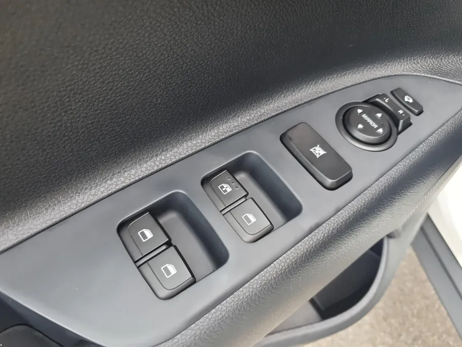 Kia Stonic 1.0 T-GDi MHEV DynamicPlusLine | Stoel en stuurverwarming | Climate control | Navigatie | Camera | Keyless met startknop | Apple Carplay / Android Auto |
