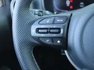 Kia Picanto 1.0 DPI GT-Line | Stuur-/stoelverwarming | Schuifdak | Camera | Dodehoek detectie | Telefoonlader | Clima | Navi | 16' LM | LED | Cruise |