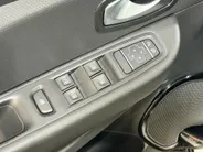 Renault Clio 90PK TCe Limited | Camera | Airco | Cruise Control | Lichtmetalen Velgen | Bluetooth | Keyless Entry | Elektrische Ramen & Spiegels | Parkeersensoren | Armsteun |