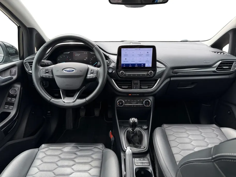 Ford Fiesta 1.0 EcoBoost Hybrid Vignale | Dealer onderhouden | NL auto | Adapt. cruise control | Pano dak | BLIS | Winter pack | Parkeersensoren voor en achter | Achteruitrijcamera | 17' lichtmetalen velgen | Bovag garantie |