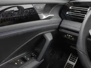 Volkswagen Tiguan 1.5eTSI/150PK R-Line Blackstyle DSG · Panoramadak · Trekhaak · Apple/Android Car Play · Camera · Garantie t/m 30-09-2030 of 100000km.