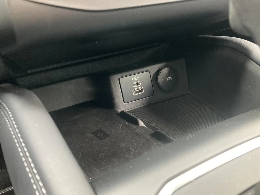 Ford Focus 1.0 EcoBoost Hybrid 155pk Automaat TitaniumX Wagon Groot Navigatie - Winter pakket - AGR bestuurdersstoel