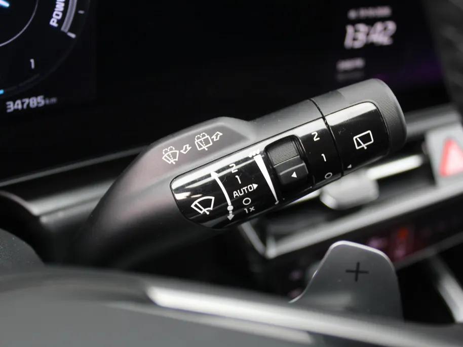 Kia Niro 1.6 GDi Hybrid DynamicPlusLine | Schuif-/kanteldak | Stuur-/stoelverwarming | Cruise adapt. | Camera | HUD | LED | Clima | 16' LM | Navi |