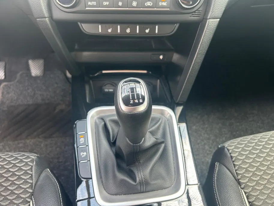 Kia XCeed 1.5 T-GDI MHEV DynamicPlusLine | keyless entry | Keyless Start |  Apple Carplay/Android Auto | cruise control | navigatiesysteem full map |