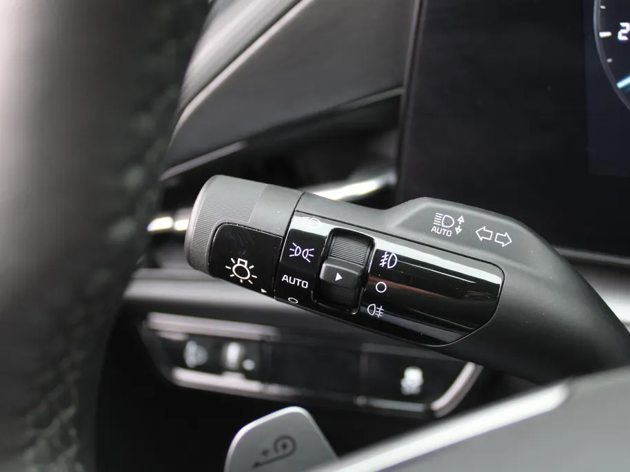 Kia Niro EV Edition 64.8 kWh | Stuur-/stoelverwarming | Camera | Cruise adapt. | Navi | 17' LM | Clima |