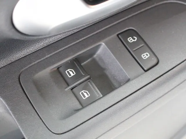 Volkswagen up! 1.0 BMT move up! Airco | Dab Radio | el. Raambediening |