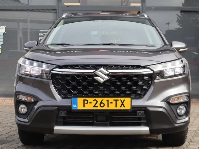 Suzuki S-Cross 1.4 BoosterJet Select Hybrid Carplay | All Seasons | Adaptive Cruise
