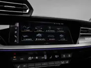 Audi A3 Sportback 40 TFSIe S-Tronic 204 pk S Edition · Panoramadak · Camera · HUD Head-up display · SONOS · Ambient light Pro · Elek. Achterklep · 18 inch · Garantie t/m 07-08-2030 of 100.000km