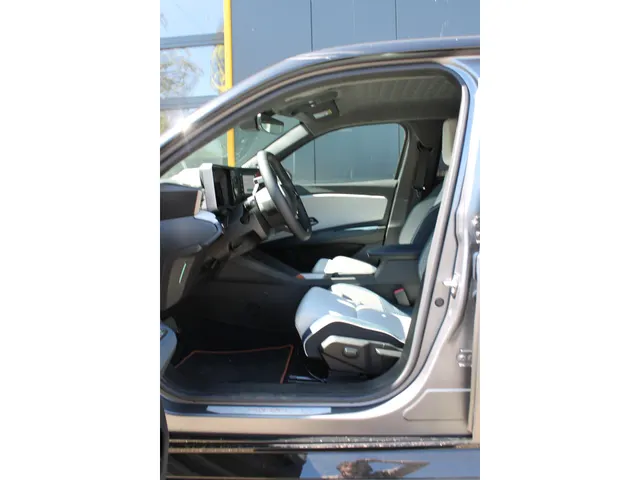 Renault 5 comfort range Roland-Garros 52 kWh | Alpine spoiler | Navigatie | Adaptive Cruise | Speciale uitvoering | DEMONSTRATIE AUTO, VRAAG NAAR BESCHIKBAARHEID |
