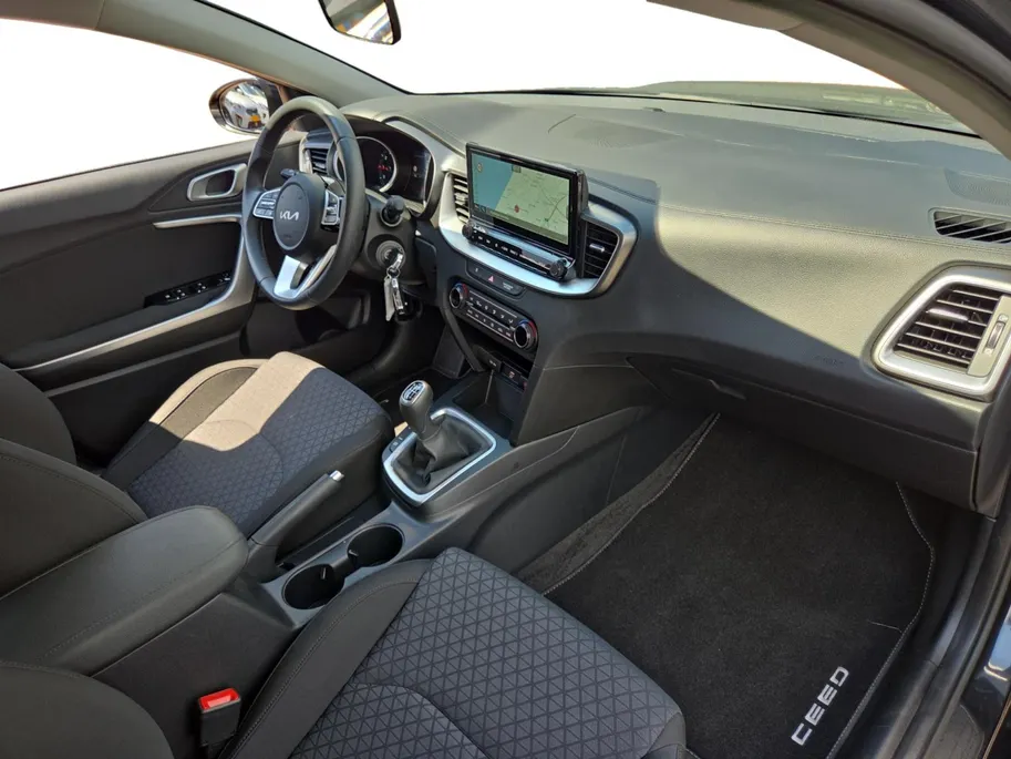 Kia Ceed Sportswagon 1.0 T-GDi ComfortLine | cruise control adaptief en stuurhulp| Carplay | Camera | navigatie | Metallic lak | Fabrieksgarantie t/m 5-8-2032 + 3x 1 jaar* | NAP