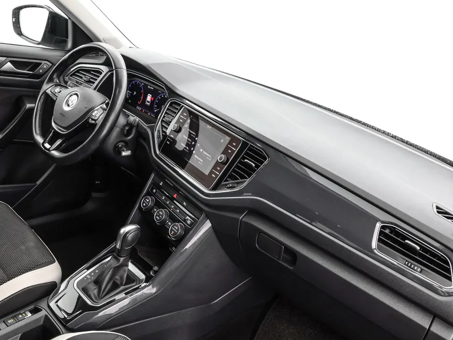 Volkswagen T-Roc 1.5 TSI 150pk DSG Sport · Camera · ACC · Alarmklasse 3 · Apple/Android Car Play · Verkeersbord Detectie · Elek. Inklapbare Spiegels ·