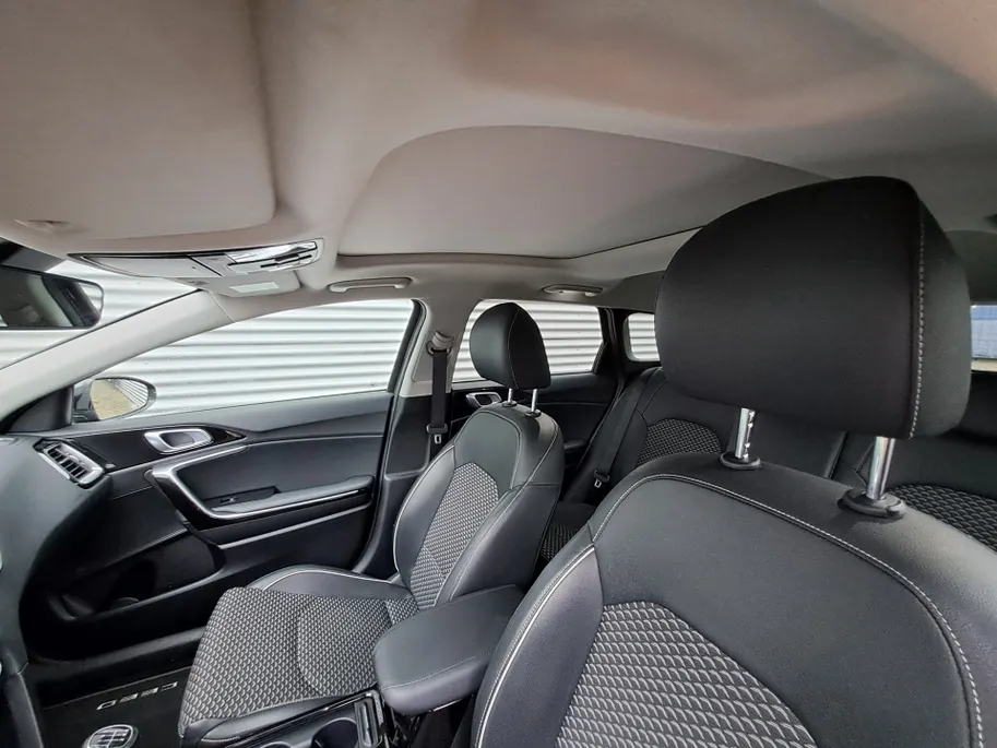 Kia Ceed Sportswagon 1.0 T-GDi ExecutiveLine Navigatie GROOT scherm | Camera | Cruise | Panorama schuif/kanteldak | Dode hoek | Apple Carplay/Android Auto | Stoel/stuur verwarming | JBL | Elektr. achterklep